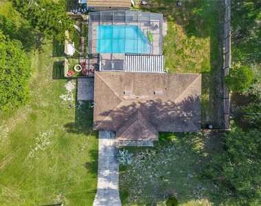 218 Oakview Avenue - Photo Thumbnail 5