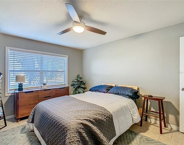 218 Oakview Avenue - Photo Thumbnail 25