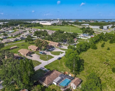 218 Oakview Avenue - Photo Thumbnail 37
