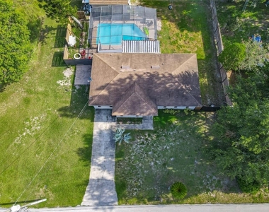 218 Oakview Avenue - Photo Thumbnail 36