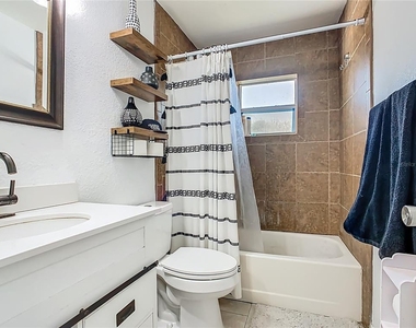 218 Oakview Avenue - Photo Thumbnail 22