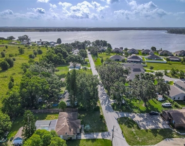 218 Oakview Avenue - Photo Thumbnail 4