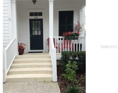 607 Wisteria Lane - Photo Thumbnail 3
