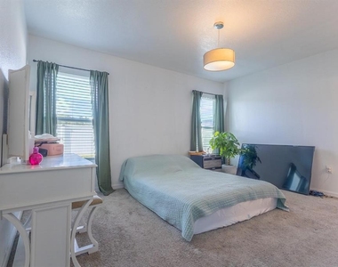 4744 Glencrest Loop - Photo Thumbnail 11