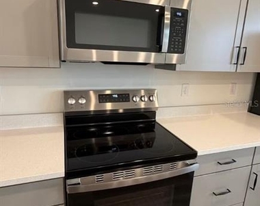 15069 Groveside Road - Photo Thumbnail 11
