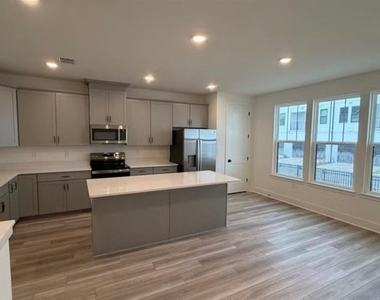 15069 Groveside Road - Photo Thumbnail 9