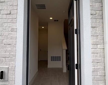 15069 Groveside Road - Photo Thumbnail 2