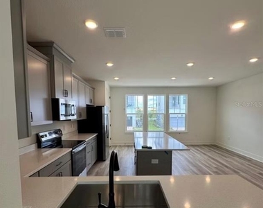 15069 Groveside Road - Photo Thumbnail 4
