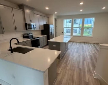 15069 Groveside Road - Photo Thumbnail 8