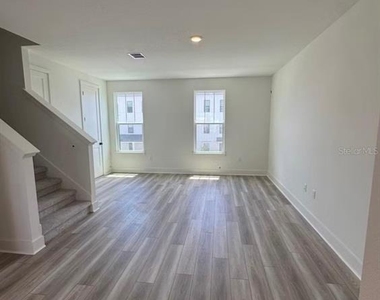 15069 Groveside Road - Photo Thumbnail 3