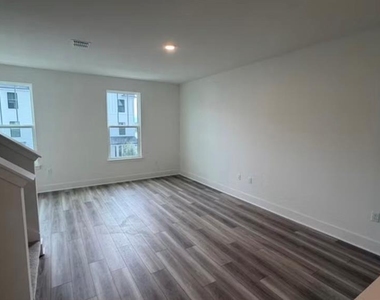 15069 Groveside Road - Photo Thumbnail 12