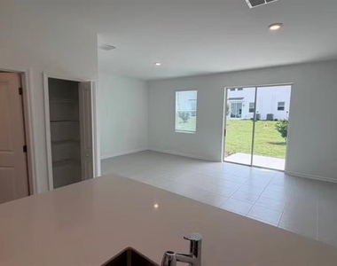 5852 Energy Way - Photo Thumbnail 15