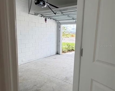 5852 Energy Way - Photo Thumbnail 10