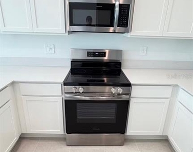 5852 Energy Way - Photo Thumbnail 17