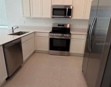 5852 Energy Way - Photo Thumbnail 14