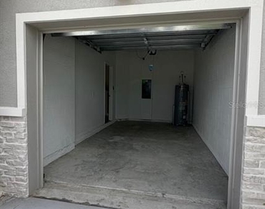 5852 Energy Way - Photo Thumbnail 11