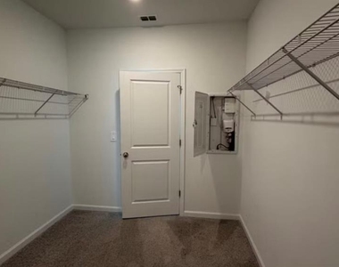 5852 Energy Way - Photo Thumbnail 31
