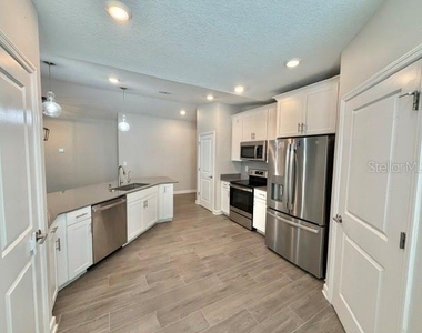 5671 Wood Bridge Place - Photo Thumbnail 9