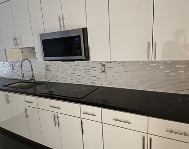 18861 Nw 86th Court - Photo Thumbnail 13