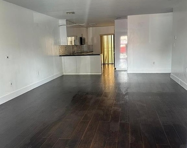 18861 Nw 86th Court - Photo Thumbnail 4