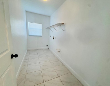 566 Eagle Court - Photo Thumbnail 10