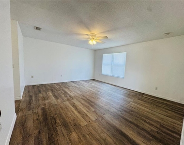 566 Eagle Court - Photo Thumbnail 15