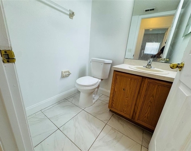566 Eagle Court - Photo Thumbnail 11