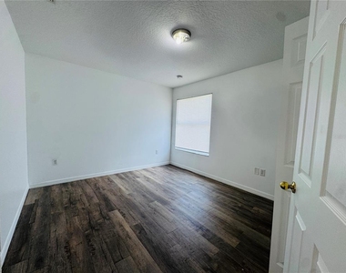 566 Eagle Court - Photo Thumbnail 16