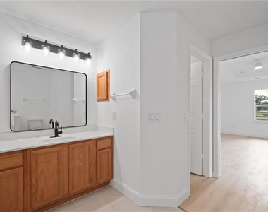 12829 Sw 38th Circle - Photo Thumbnail 24