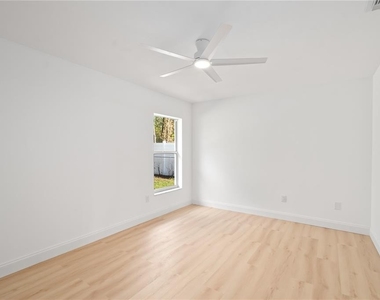 12829 Sw 38th Circle - Photo Thumbnail 27