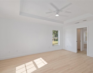 12829 Sw 38th Circle - Photo Thumbnail 17