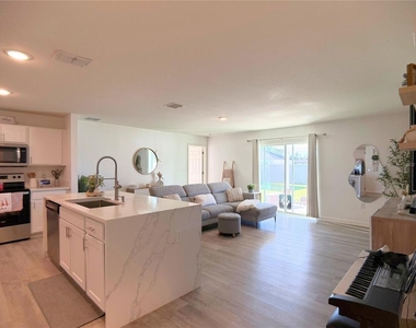 4394 Sw 170th Street Road - Photo Thumbnail 5
