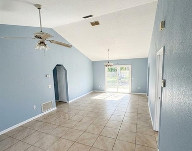 5582 Nw 61st Avenue - Photo Thumbnail 1