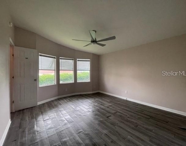 1211 Panama Place - Photo Thumbnail 6