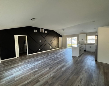 16430 Se 89th Court - Photo Thumbnail 5