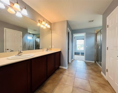 2352 Levante Court - Photo Thumbnail 12
