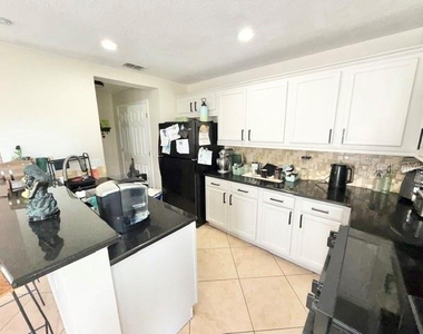 2438 Hassonite Street - Photo Thumbnail 4