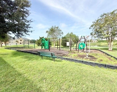 2438 Hassonite Street - Photo Thumbnail 13