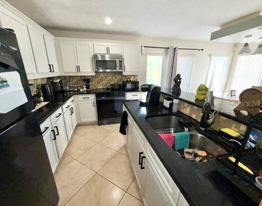 2438 Hassonite Street - Photo Thumbnail 5