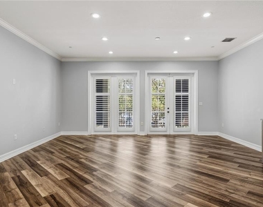 650 Campus Street - Photo Thumbnail 18