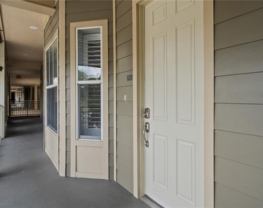650 Campus Street - Photo Thumbnail 5