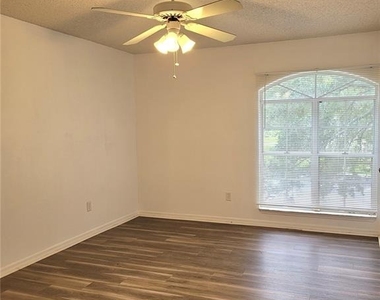 4807 Brighton Terrace - Photo Thumbnail 7