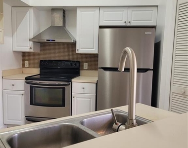 4807 Brighton Terrace - Photo Thumbnail 5