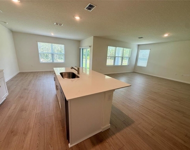 2504 Dorset Court - Photo Thumbnail 11