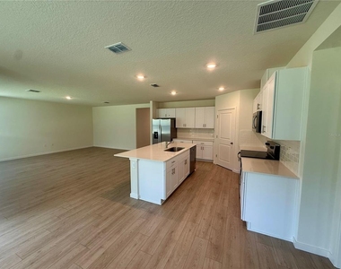 2504 Dorset Court - Photo Thumbnail 17
