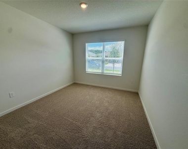 2504 Dorset Court - Photo Thumbnail 7