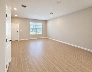 763 Pilea Street - Photo Thumbnail 6