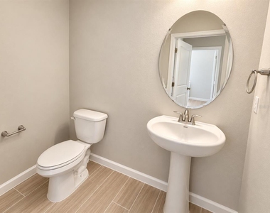 763 Pilea Street - Photo Thumbnail 8