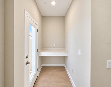 763 Pilea Street - Photo Thumbnail 7
