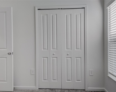 4840 Edensbridge Lane - Photo Thumbnail 9